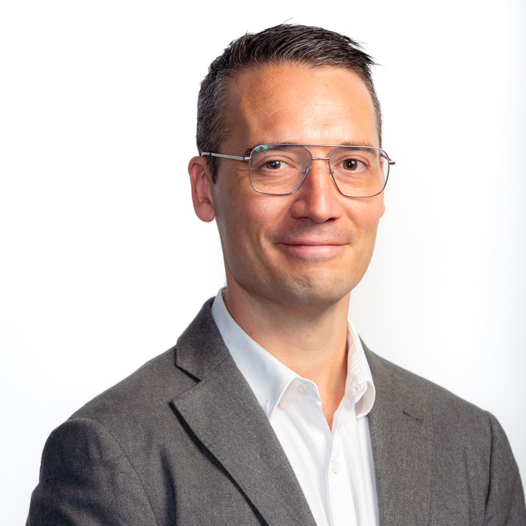 Rob Stott headshot
